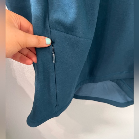 Athleta Cozy Karma Asym Pullover in Dark Sardinia Blue Size L NWT - Picture 8 of 10